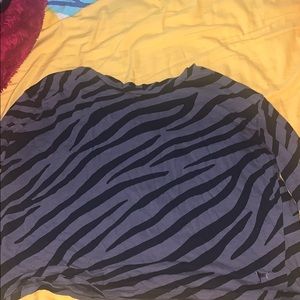 Long sleeved crop top.